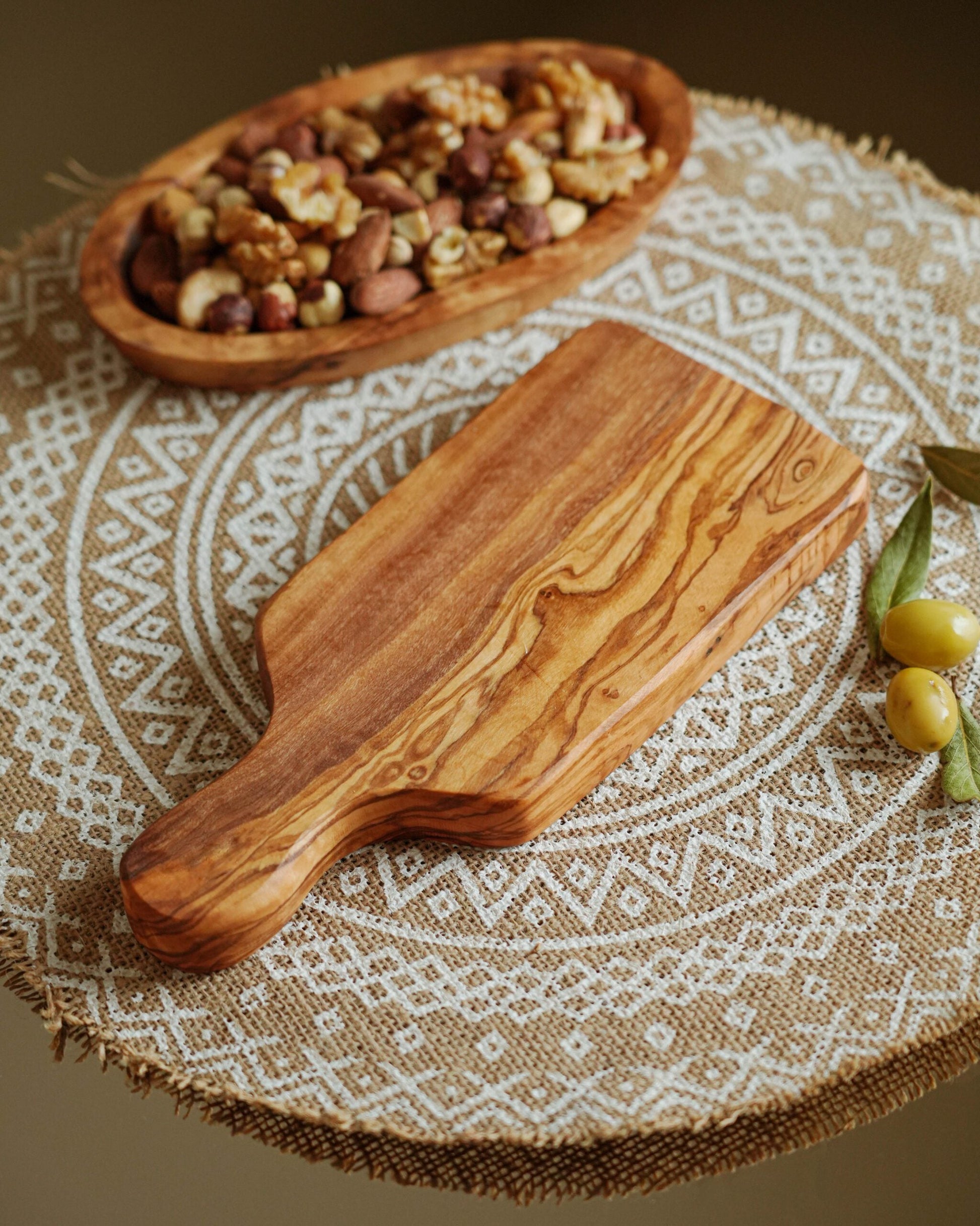 Handcrafted Olive Wood Cutting Board - Tunsouk | Premium Olive Oil 🫒 & Olivewood