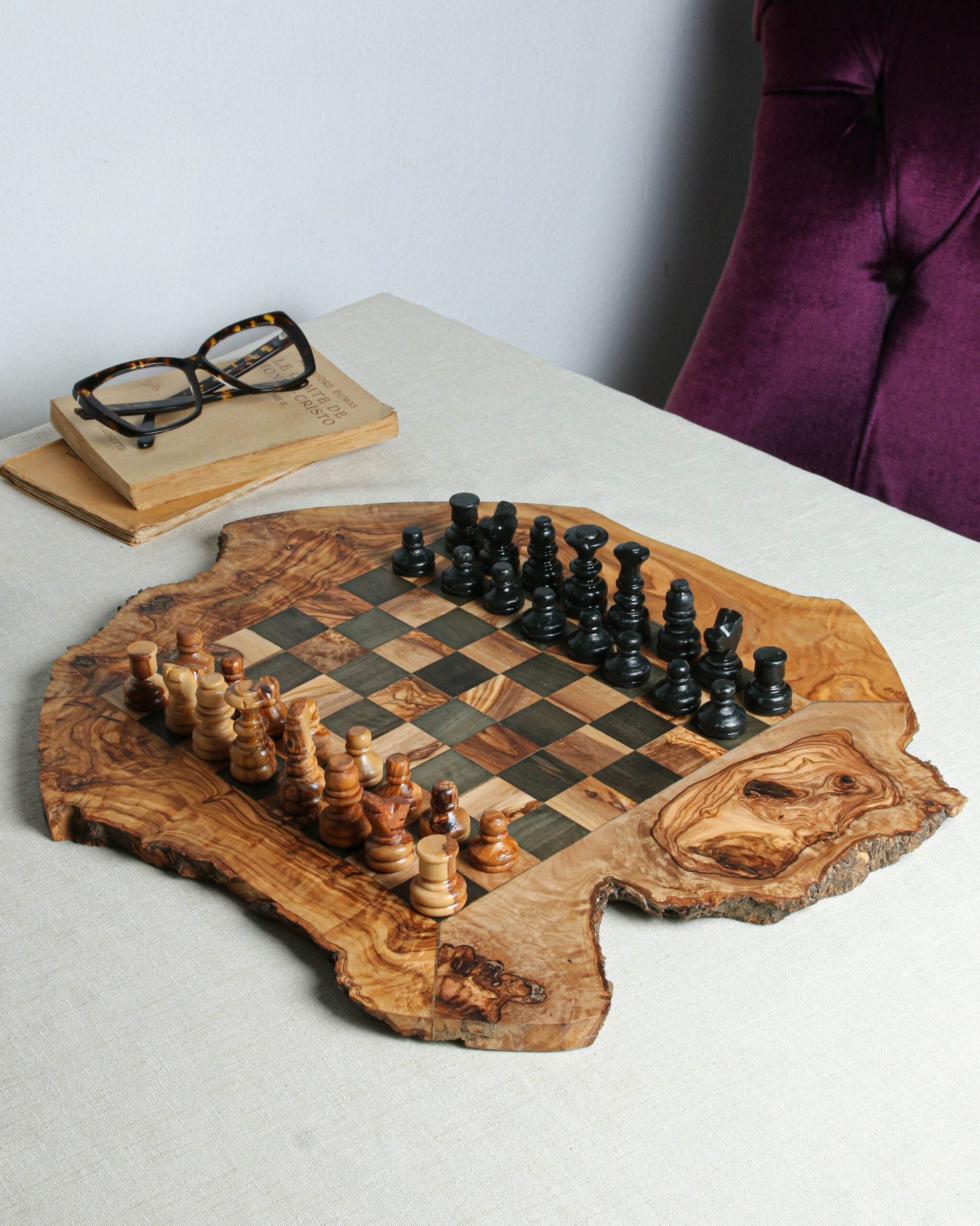 Minimalist CHESS SET WITHOUT FOOTHOLD IRREGULAR RUSTIC | FREE PERSONALIZATION - Tunsouk | Premium Olive Oil 🫒 & Olivewood