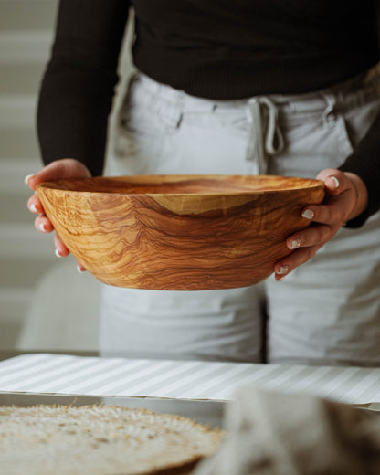 Round Olive Wood Salad Bowl – Naturally Elegant for Every Occasion - Tunsouk | Premium Olive Oil 🫒 & Olivewood