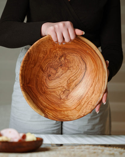 Round Olive Wood Salad Bowl – Naturally Elegant for Every Occasion - Tunsouk | Premium Olive Oil 🫒 & Olivewood