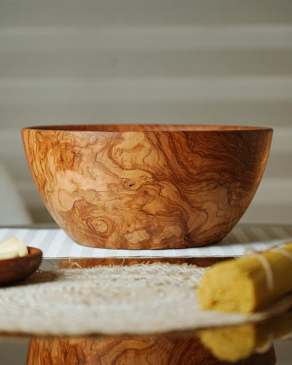 Round Olive Wood Salad Bowl – Naturally Elegant for Every Occasion - Tunsouk | Premium Olive Oil 🫒 & Olivewood