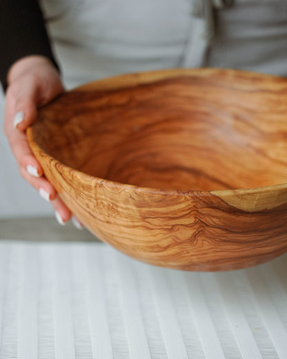Round Olive Wood Salad Bowl – Naturally Elegant for Every Occasion - Tunsouk | Premium Olive Oil 🫒 & Olivewood
